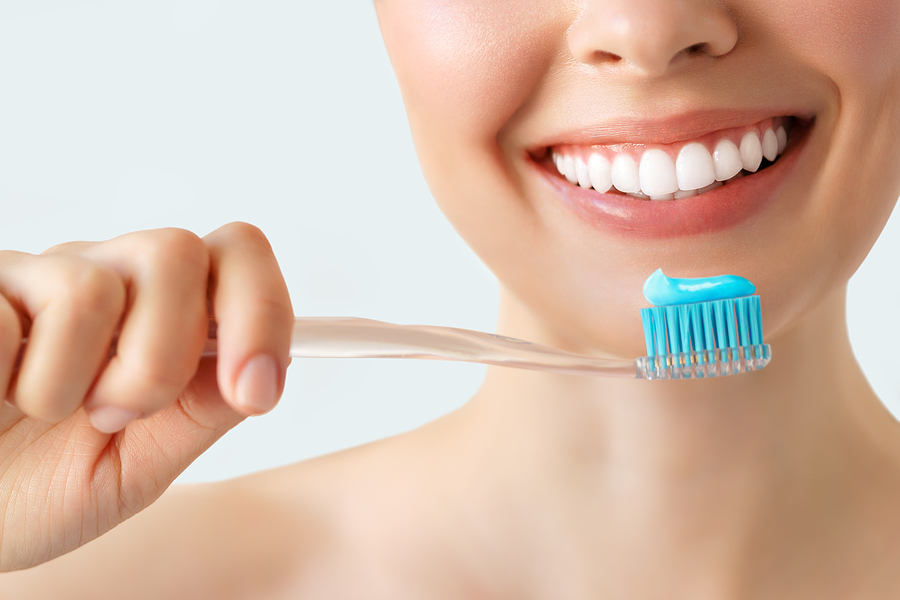 How to Brush Your Teeth the Right Way